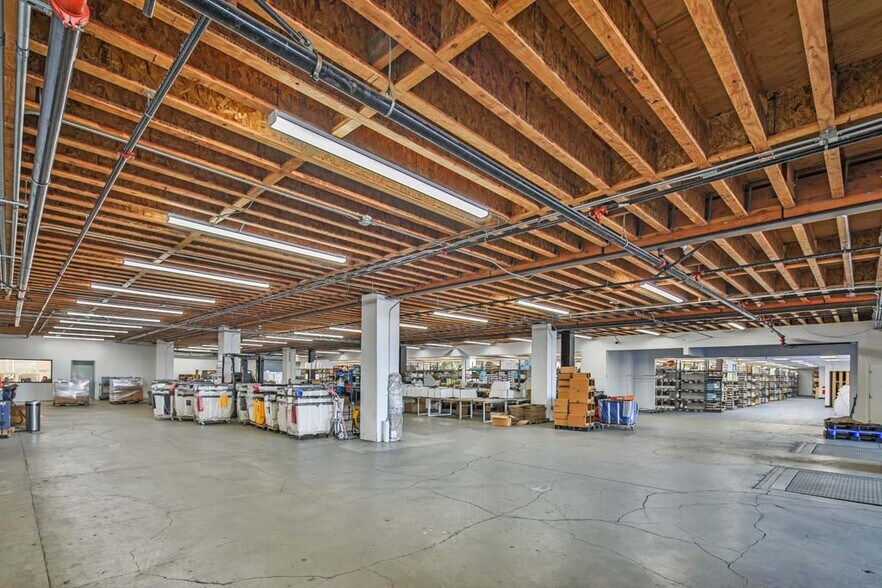 2250 Maple Ave, Los Angeles, CA à louer - Photo intérieure - Image 3 de 12