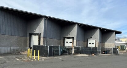 40-66 Pershing Dr, Derby, CT à louer Photo du bâtiment- Image 1 de 4