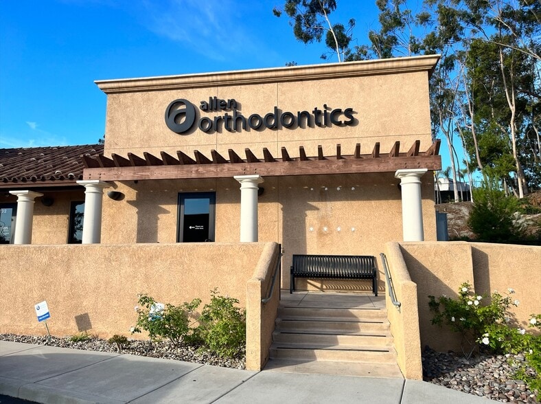 4110 Oceanside Blvd, Oceanside, CA for lease - Building Photo - Image 2 of 4