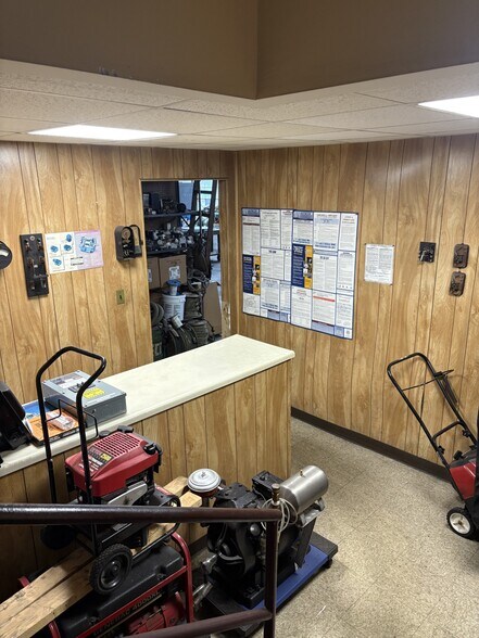 96 Nassau Rd, Roosevelt, NY à louer - Hall d’entrée - Image 3 de 15