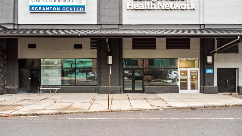 300 Lackawanna Ave, Scranton, PA à louer - Photo du bâtiment - Image 2 de 10