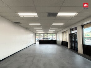 9050-9070 Van Nuys Blvd, Panorama City, CA à louer Photo intérieure- Image 2 de 2