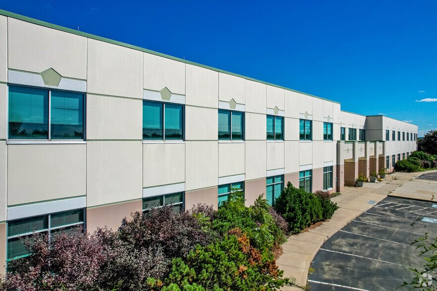 120-140 E Kensinger Dr, Cranberry Township, PA for sale - Building Photo - Image 2 of 20