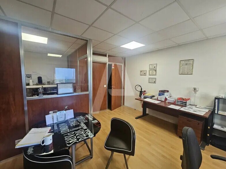 Flex in Trappes for sale - Interior Photo - Image 2 of 5