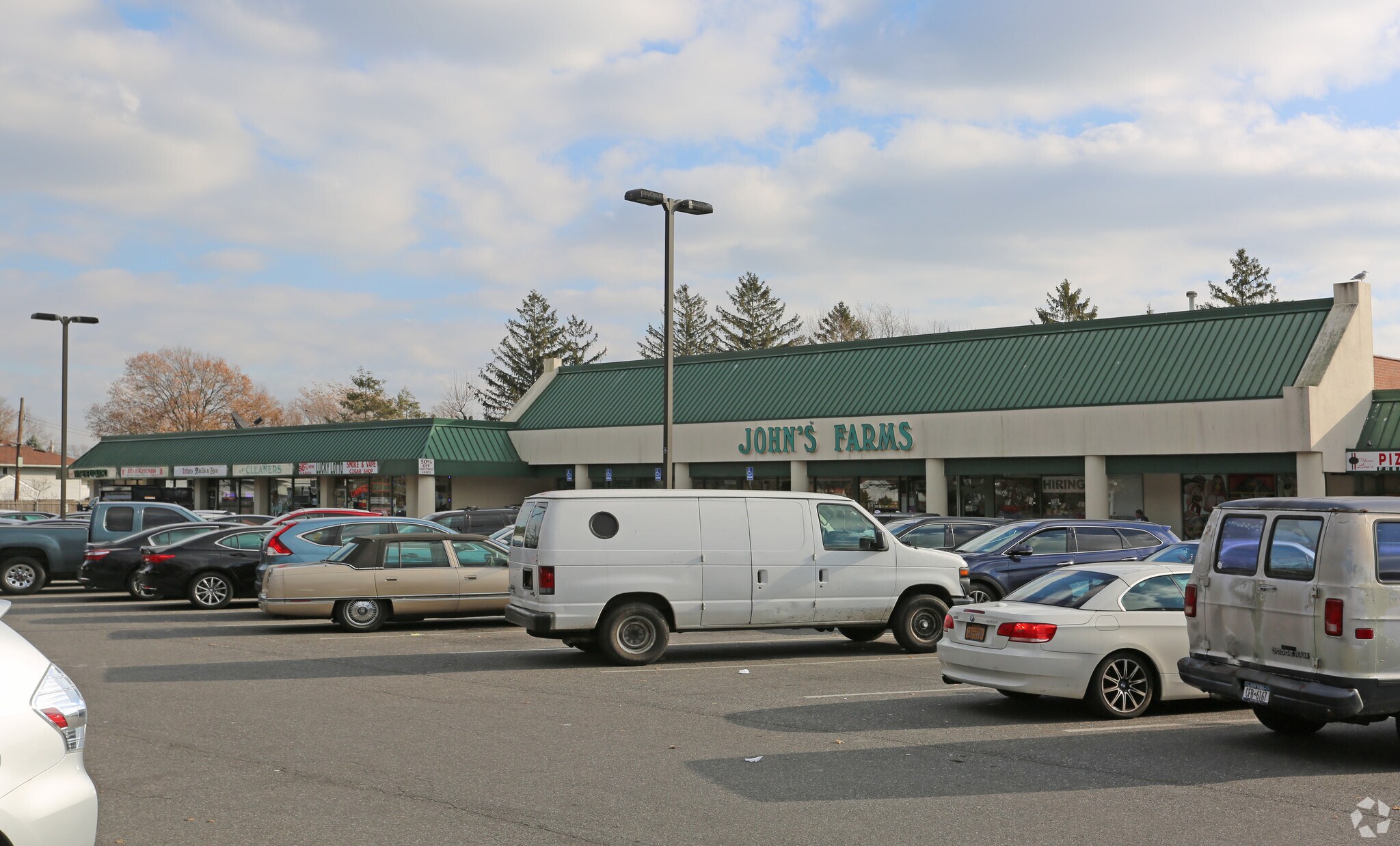 589-613 Old Country Rd, Plainview, NY for lease Building Photo- Image 1 of 8