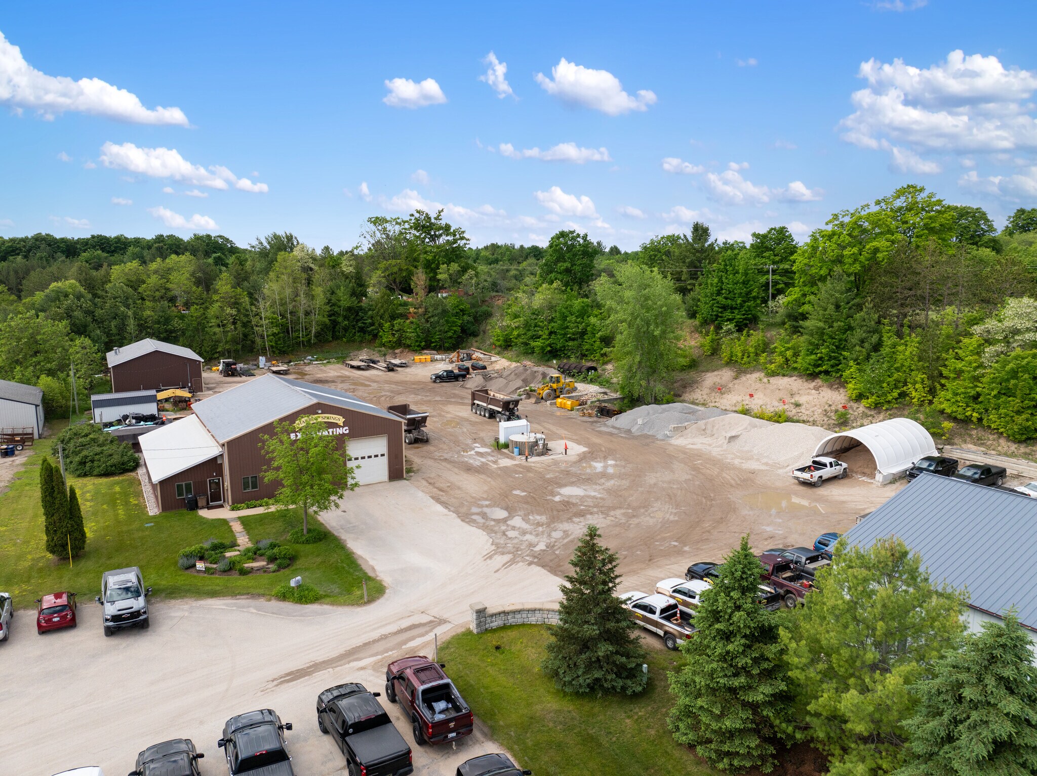 1084 McBride Park Dr, Harbor Springs, MI à vendre Photo du bâtiment- Image 1 de 7