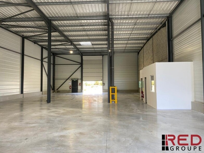 Industrial in Signes for lease - Interior Photo - Image 2 of 5