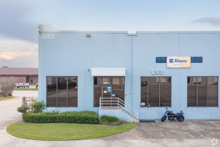 8801 Wallisville Rd, Houston, TX for lease - Building Photo - Image 3 of 13