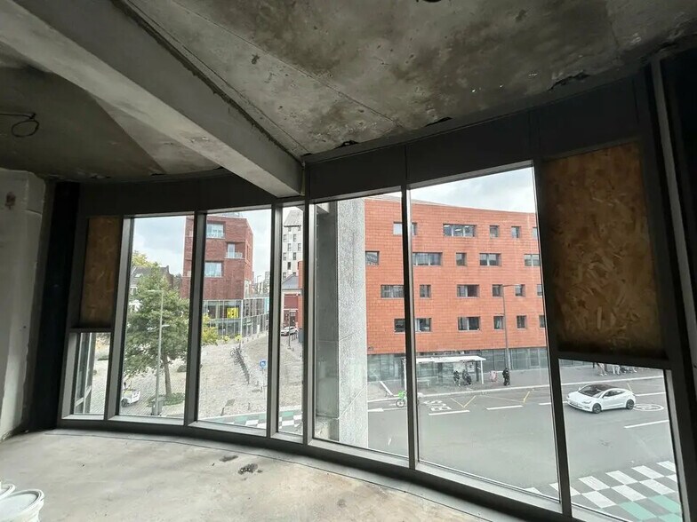 Bureau dans Lille à louer - Photo du bâtiment - Image 2 de 11