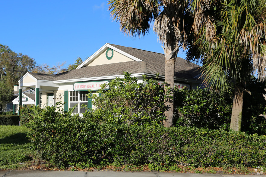 2502 Acorn St, Fort Pierce, FL à louer - Photo du bâtiment - Image 2 de 3