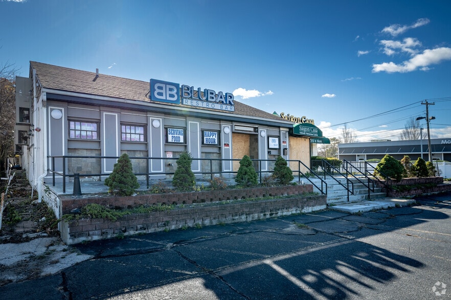 1702 Middle Country Rd, Centereach, NY for sale - Building Photo - Image 3 of 7