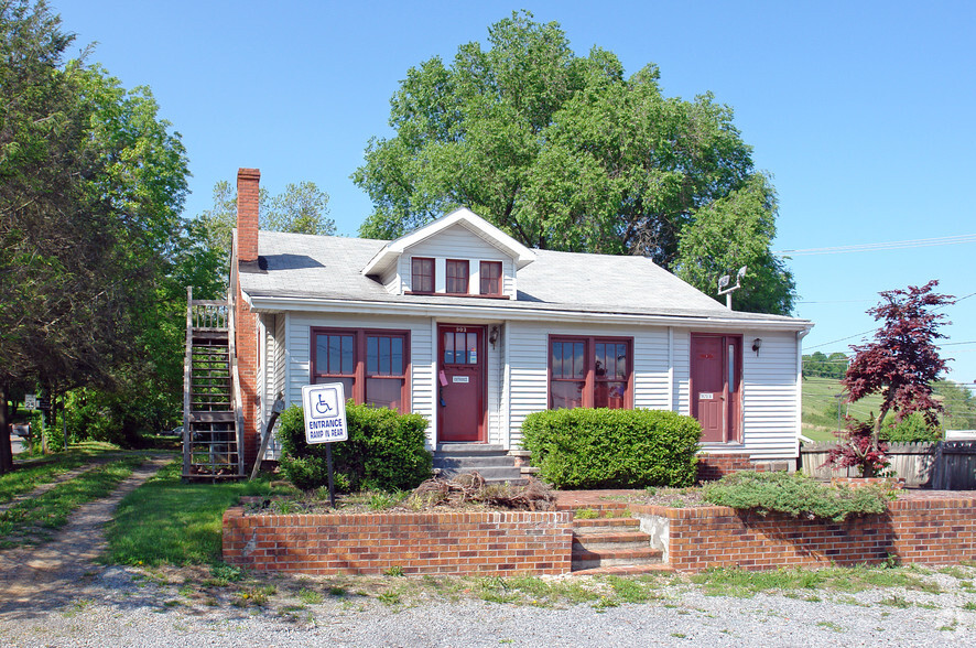 903 E Main St, Abingdon, VA à vendre - Photo principale - Image 1 de 1