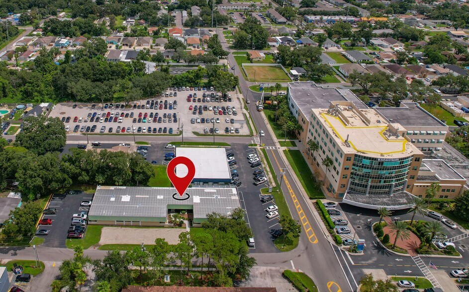 3709 W Hamilton Ave, Tampa, FL à vendre - Photo du bâtiment - Image 3 de 21