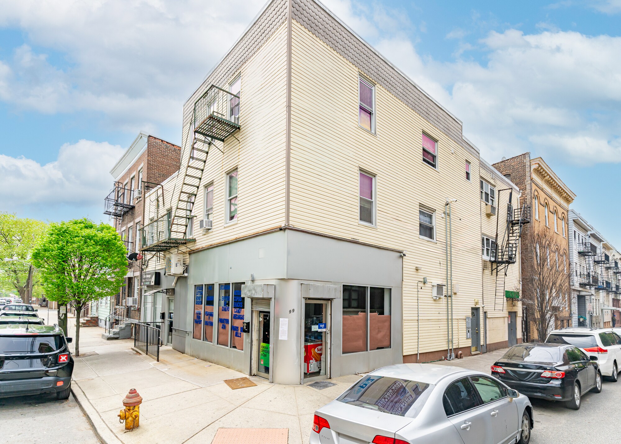 99 Pulaski St, Newark, NJ à vendre Photo principale- Image 1 de 44