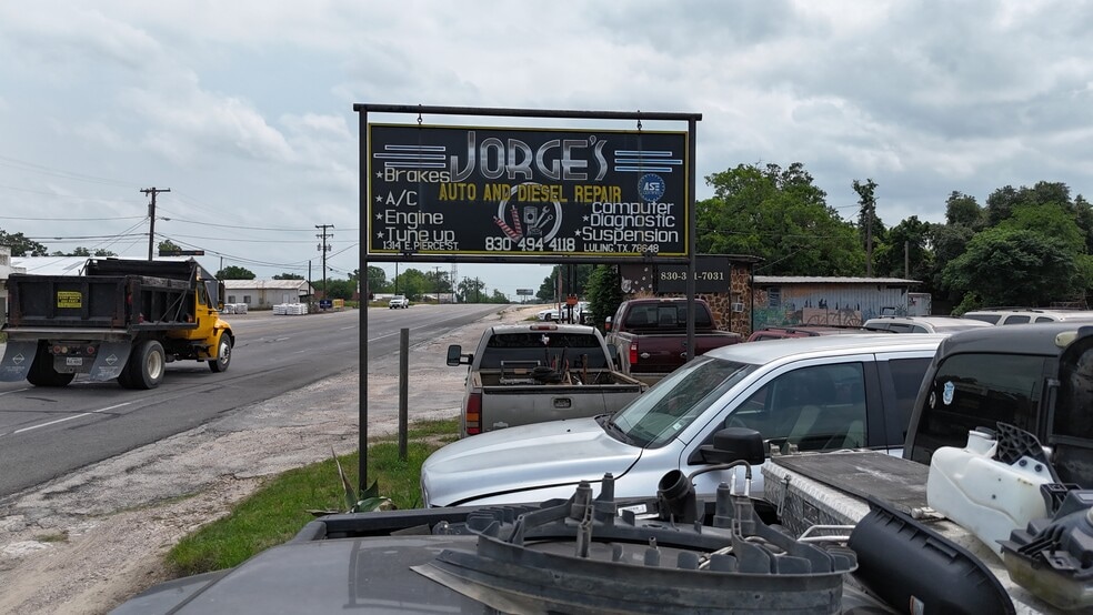1314 E Pierce St, Luling, TX à vendre - Photo du bâtiment - Image 2 de 12