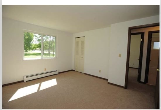 920 E Robinson St, North Tonawanda, NY for sale - Interior Photo - Image 3 of 20