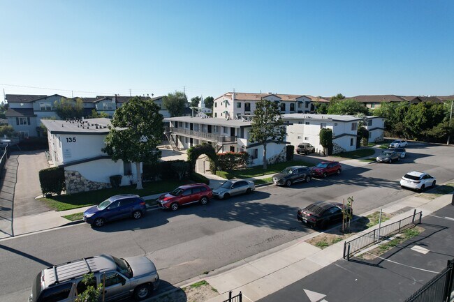 Plus de détails pour 119-135 S Fahrion Pl, Anaheim, CA - Multi-résidentiel à vendre