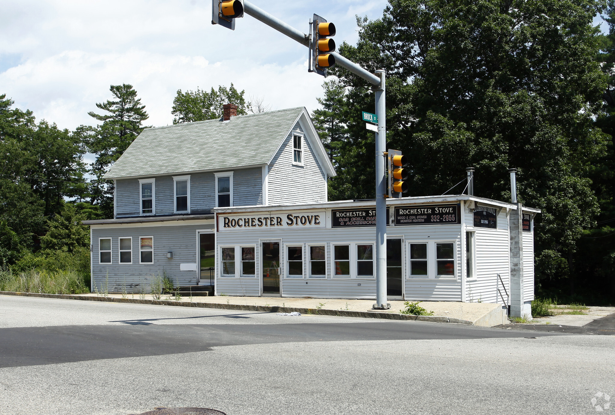 4 Gonic Rd, Rochester, NH for sale Primary Photo- Image 1 of 1