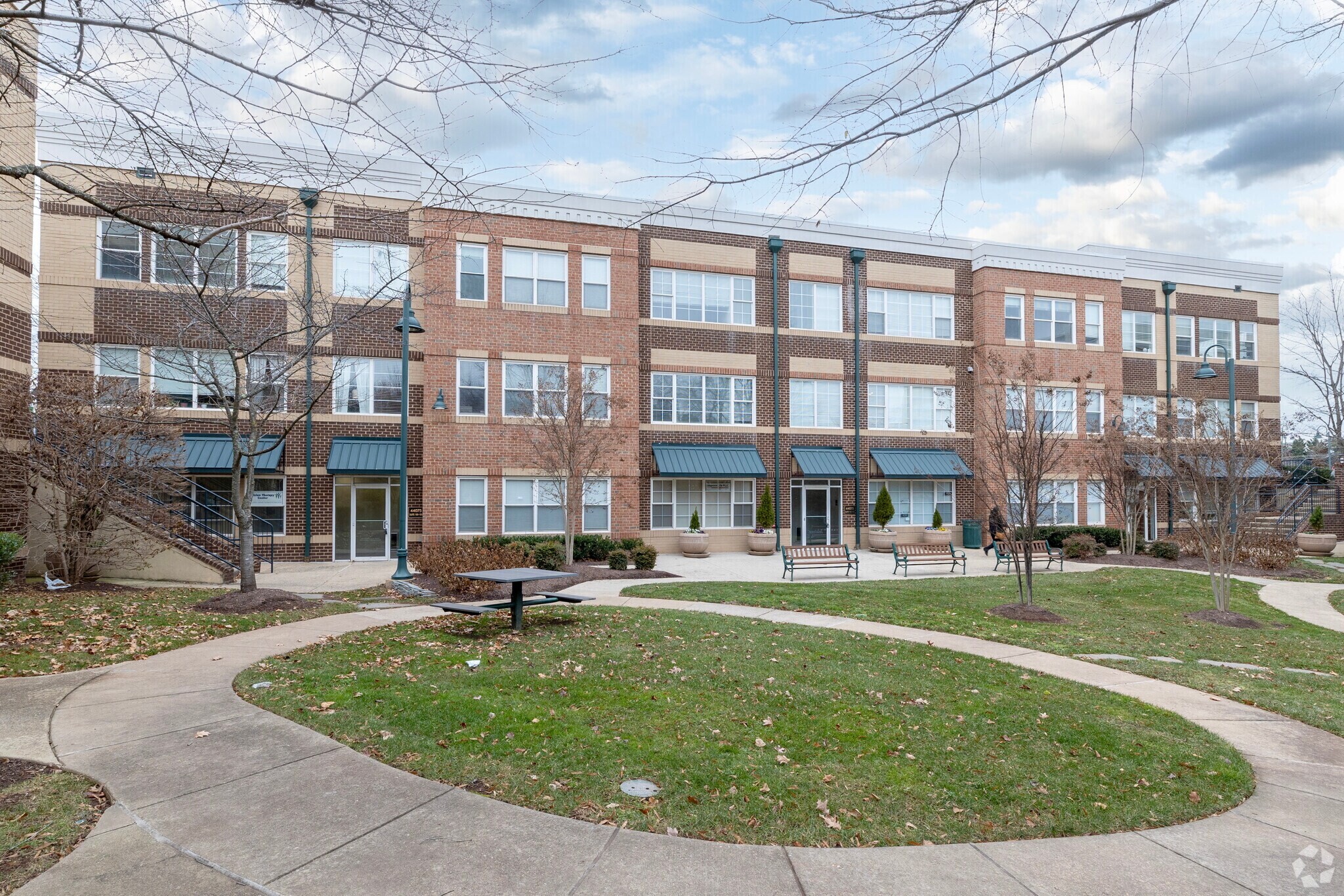 44075 Pipeline Plz, Ashburn, VA for lease Primary Photo- Image 1 of 8