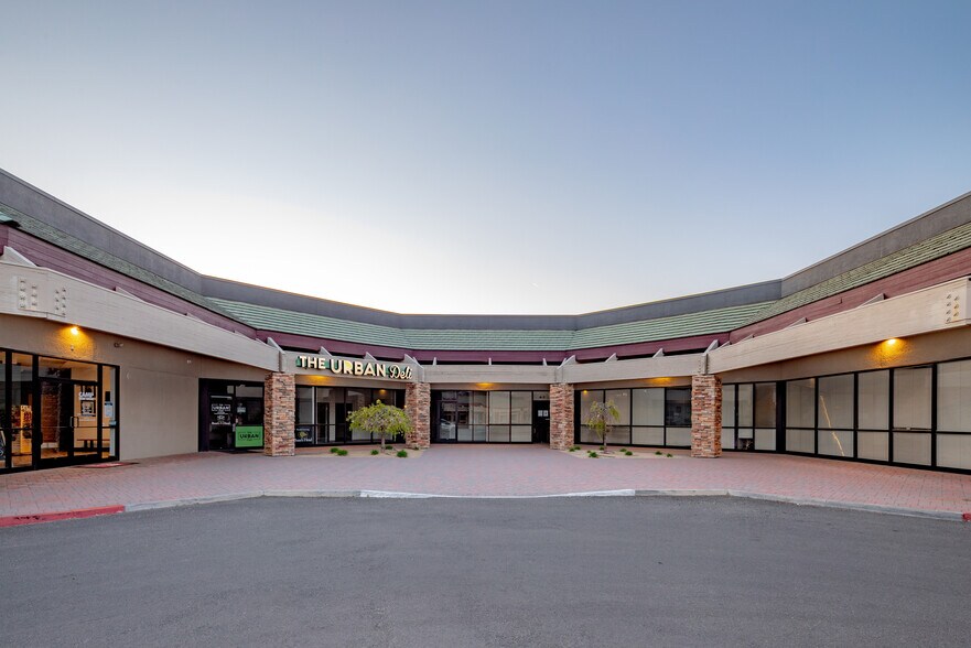 7111 S Virginia St, Reno, NV à louer - Photo du bâtiment - Image 2 de 4