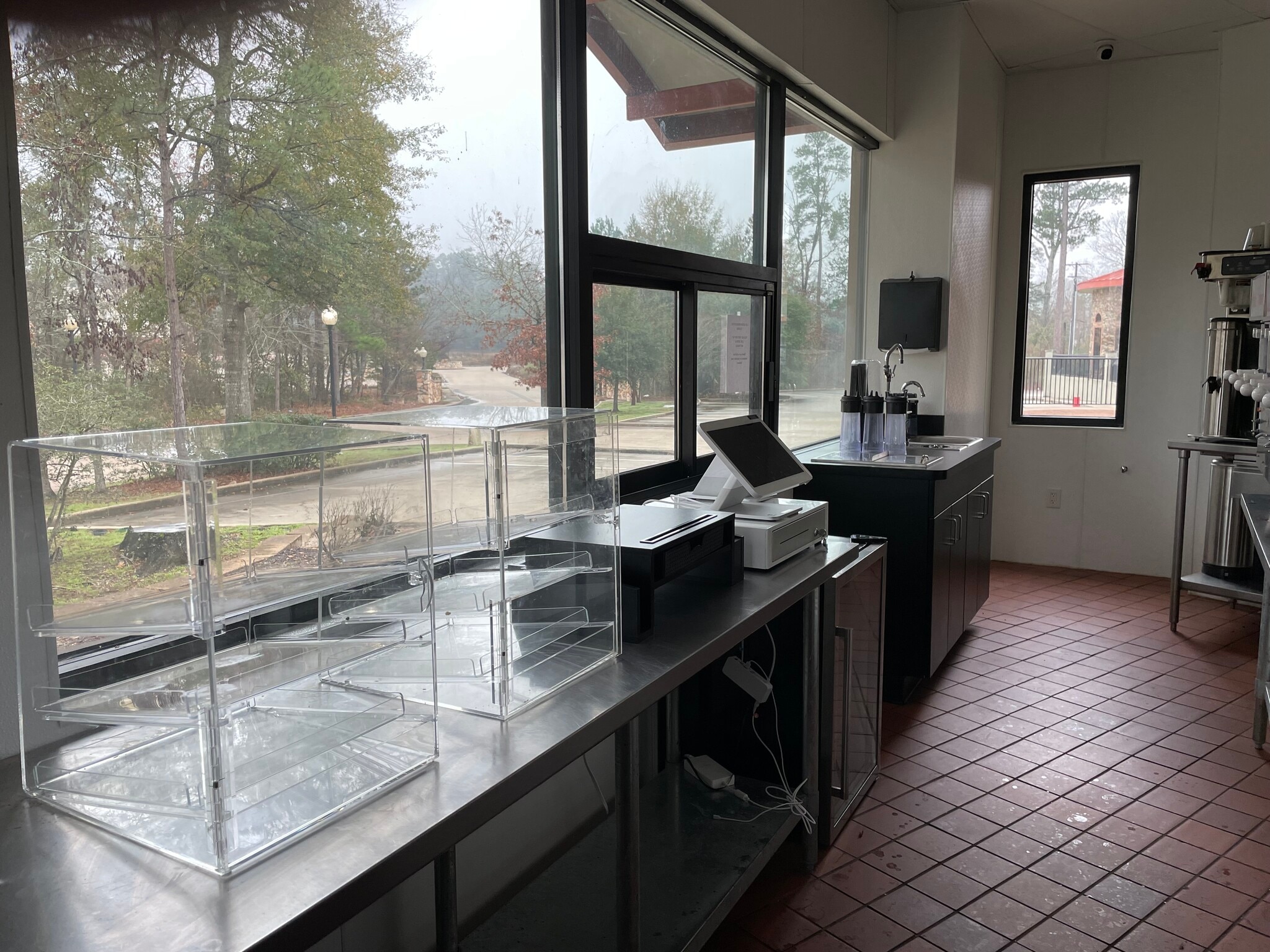 4003 S Medford Dr, Lufkin, TX for lease Building Photo- Image 1 of 8