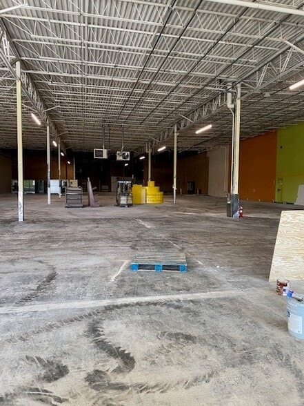 3001 S Veterans Pkwy, Springfield, IL à louer - Photo intérieure - Image 2 de 3