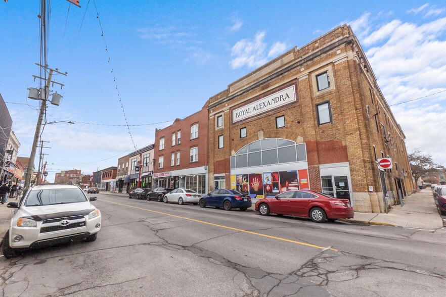 845-865 St Notre-Dame O, Montréal, QC à louer - Photo du bâtiment - Image 3 de 9