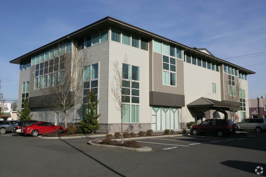 925-935 Commercial St SE, Salem, OR à louer - Photo du bâtiment - Image 2 de 18