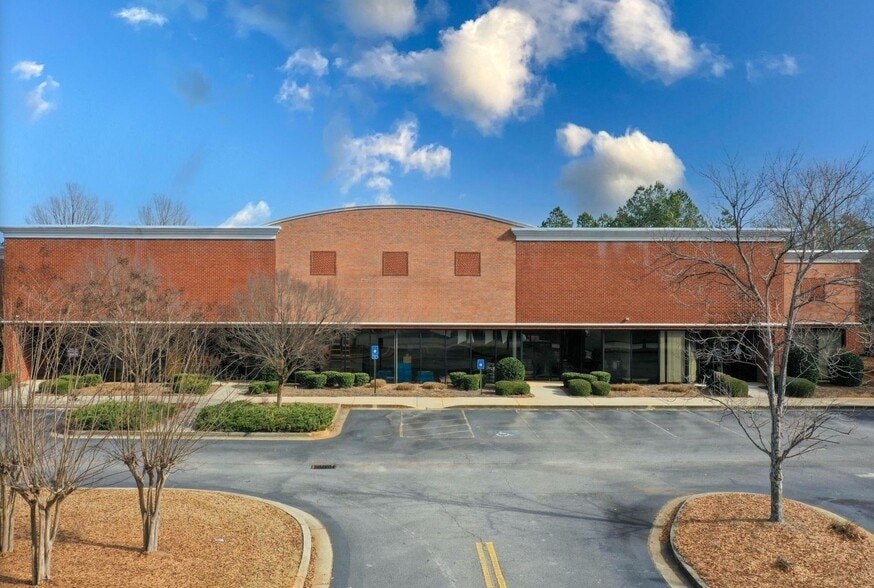 317-329 Westridge Pky, McDonough, GA à louer - Photo du bâtiment - Image 1 de 10