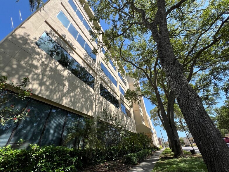 1255 Cleveland St, Clearwater, FL à louer - Photo du bâtiment - Image 2 de 16