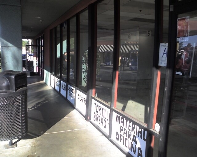 4774 Riverside Dr, Chino, CA à louer - Photo du bâtiment - Image 2 de 2