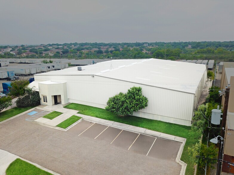 606 Enterprise St, Laredo, TX à louer - Photo du bâtiment - Image 2 de 3