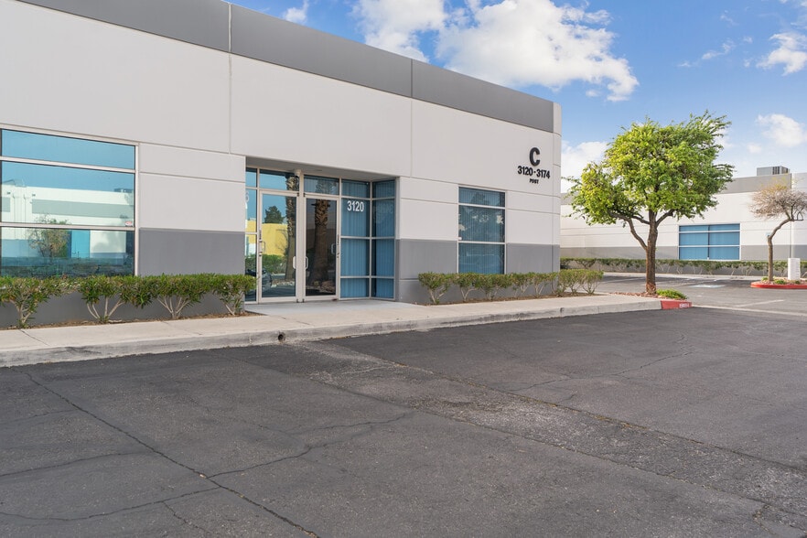 6263-6281 Dean Martin Dr, Las Vegas, NV for lease - Building Photo - Image 3 of 8