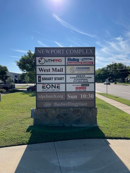 2805 W Arkansas Ln, Arlington, TX à louer - Photo du bâtiment - Image 2 de 4