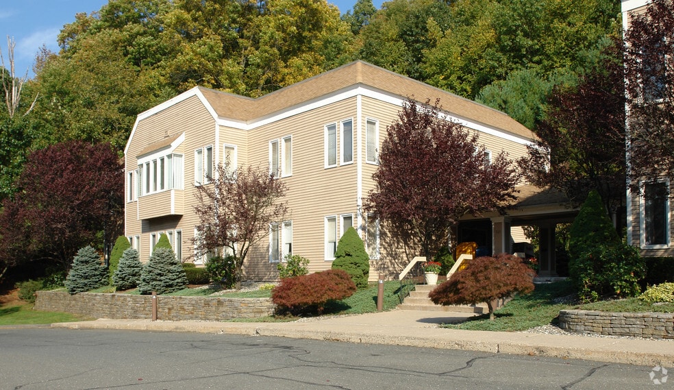 321 Main St, Farmington, CT for lease - Building Photo - Image 3 of 5