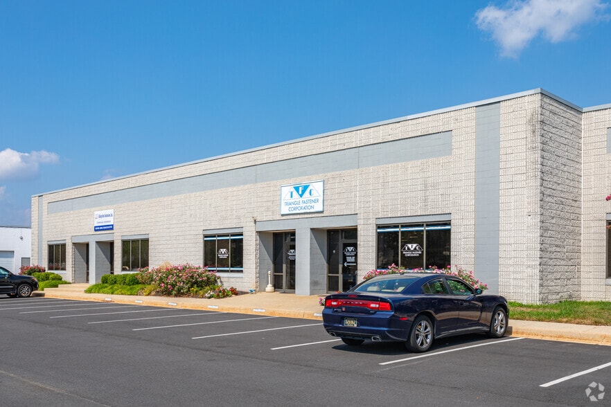 243 Quigley Blvd, New Castle, DE for lease - Building Photo - Image 3 of 6