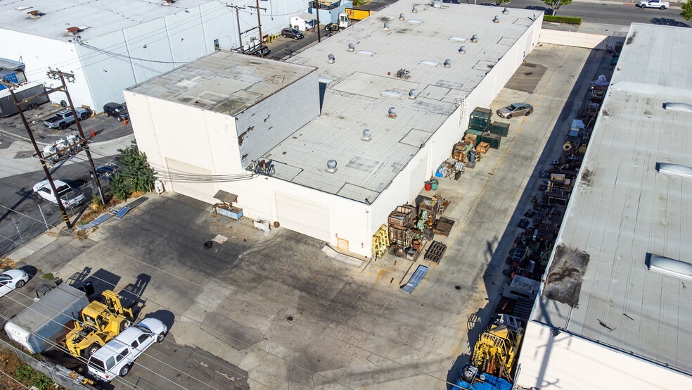 15535 Texaco Ave, Paramount, CA à vendre - Photo du bâtiment - Image 3 de 6