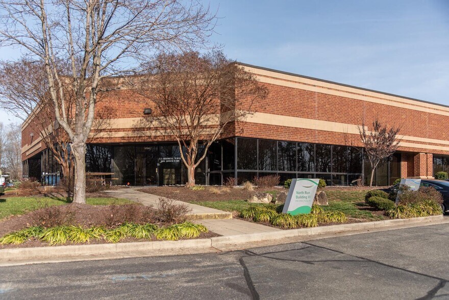 1450-1470 E Parham Rd, Richmond, VA à louer - Photo du bâtiment - Image 3 de 39