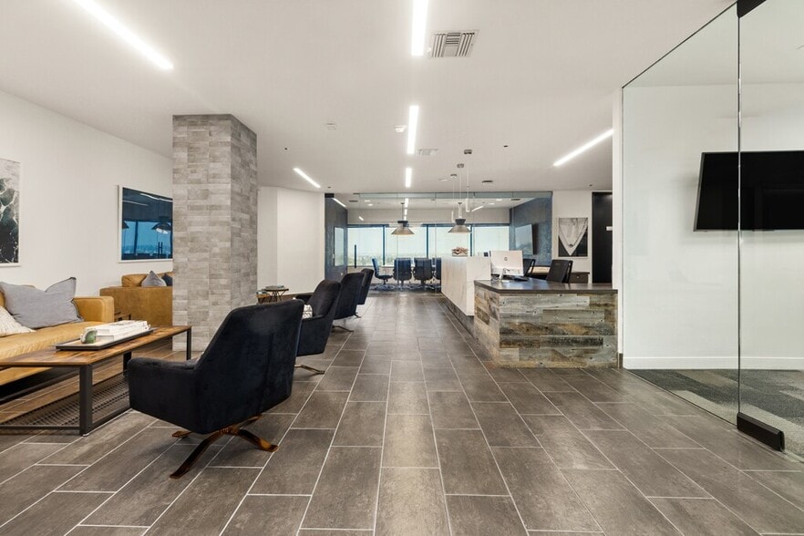 17011 beach Blvd, Huntington Beach, CA for lease - Building Photo - Image 3 of 6