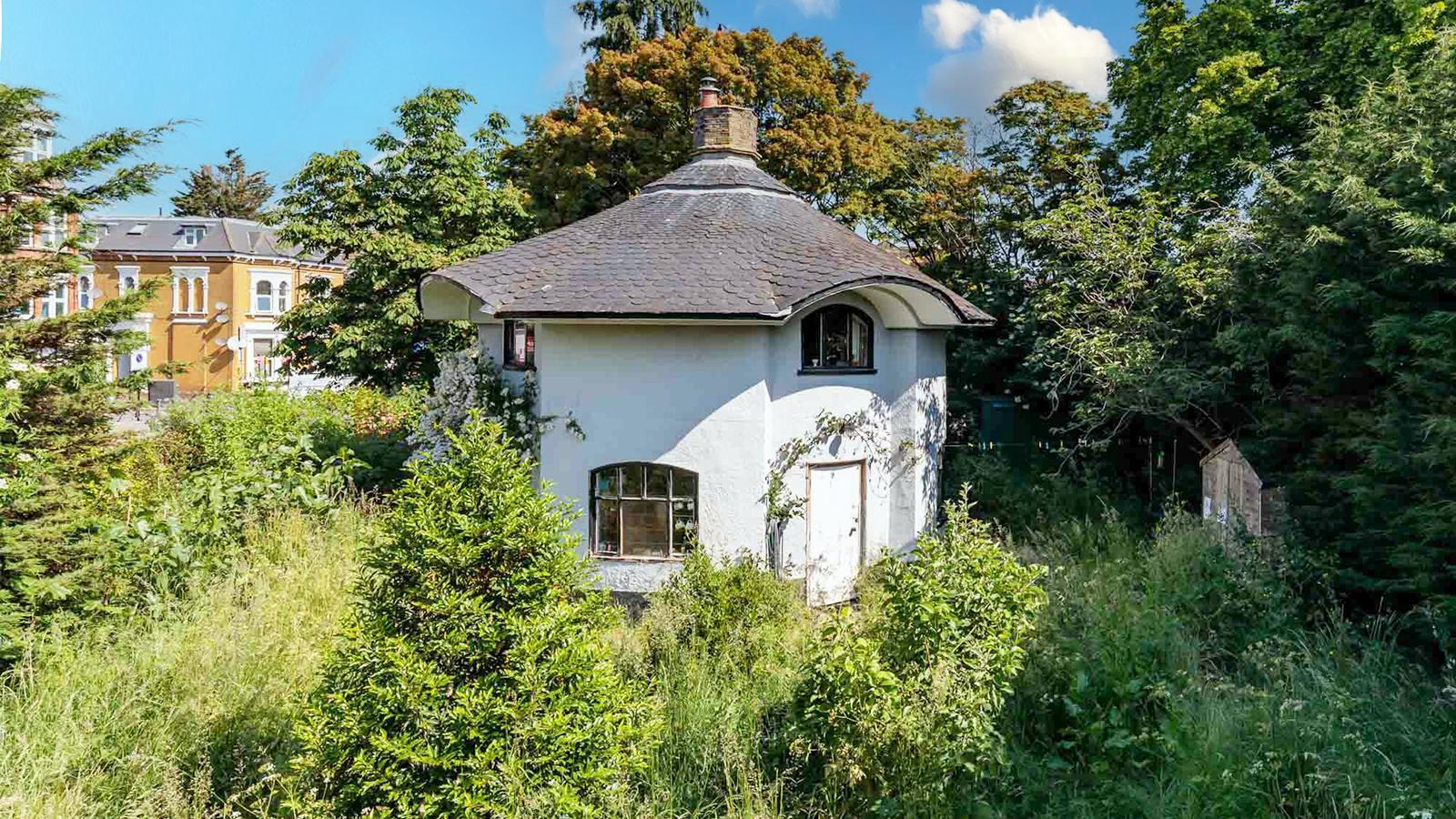 296 High Road, Londres à vendre Photo du bâtiment- Image 1 de 9