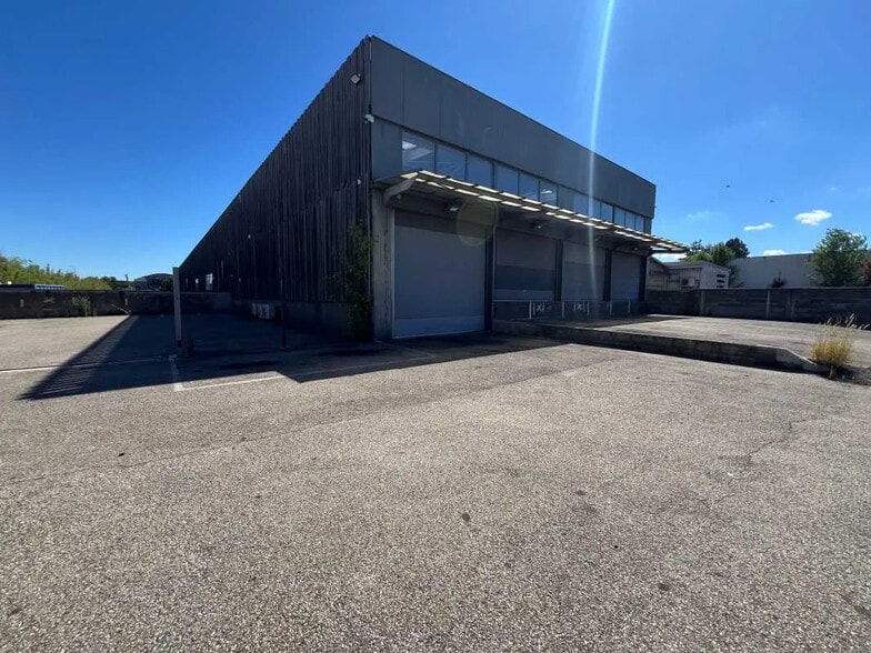 7 Rue Michel Jacquet, Saint-Priest for lease - Building Photo - Image 1 of 3