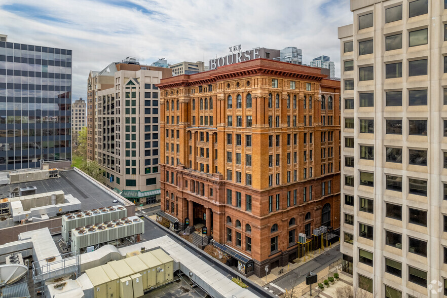 111 S Independence Mall E, Philadelphia, PA à vendre - Photo principale - Image 1 de 1