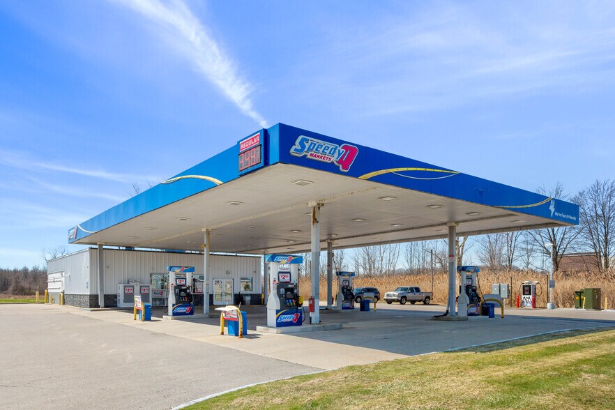 37750 Twenty-Six Mile Rd, New Baltimore, MI à vendre - Photo du bâtiment - Image 3 de 5