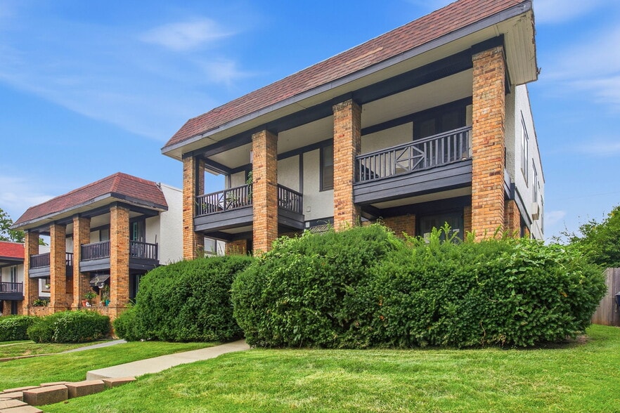4340-4342 Holly St, Kansas City, MO for sale - Building Photo - Image 3 of 23