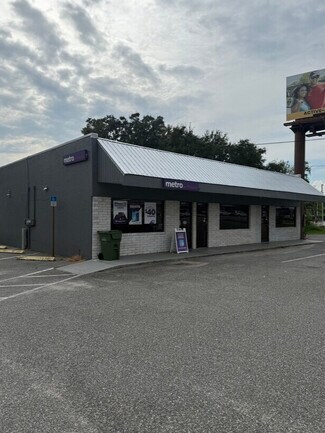 Plus de détails pour 2113-2115 Citrus Blvd, Leesburg, FL - Commerce de détail à louer