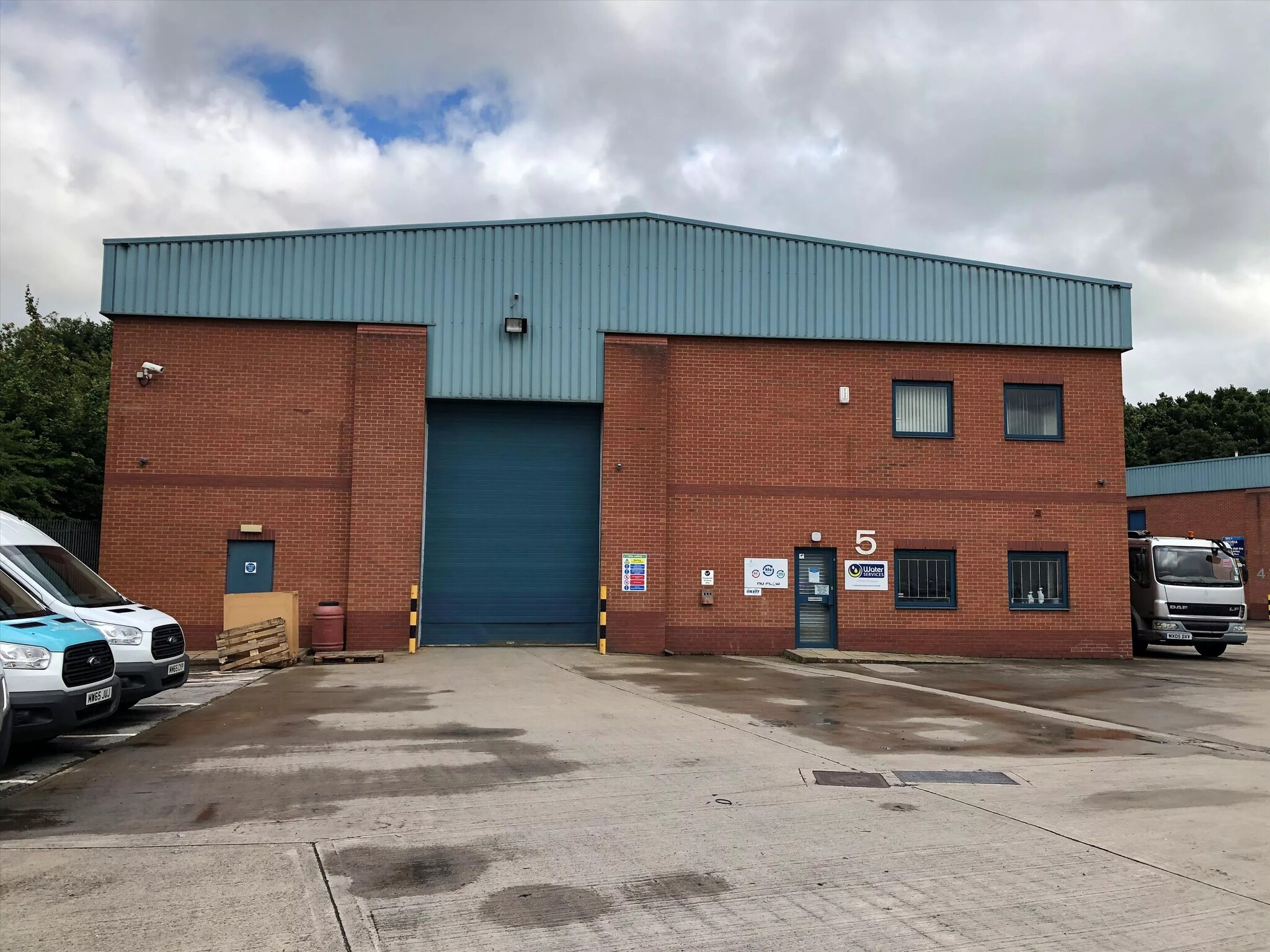 Tom Dando Clos, Normanton for lease Building Photo- Image 1 of 3