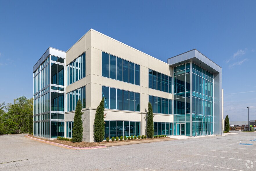 2700 SE S St, Bentonville, AR à louer - Photo du bâtiment - Image 3 de 23