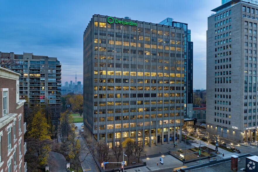 95 St Clair Ave W, Toronto, ON à louer - Photo du bâtiment - Image 2 de 51