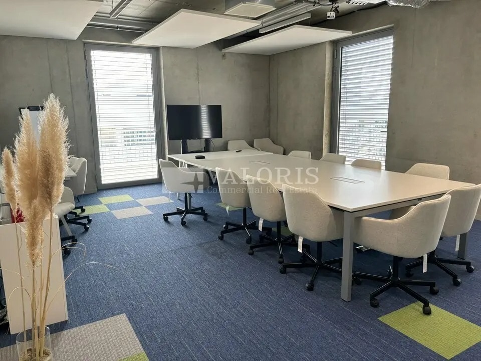 Office/Retail in Lyon for lease Interior Photo- Image 1 of 17