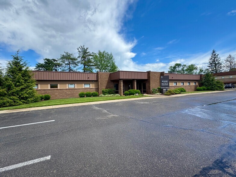 830 Bethesda Dr, Zanesville, OH à vendre - Photo du bâtiment - Image 2 de 15